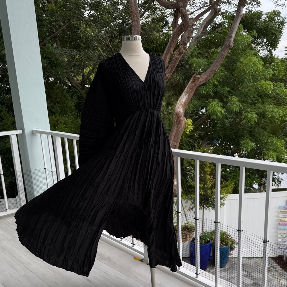Chic Black Long Sleeve Dress
